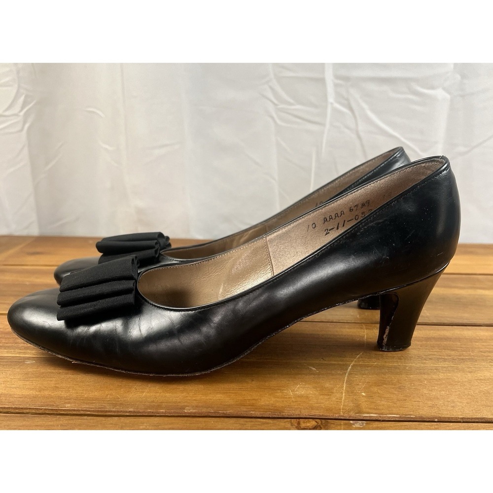 Manor Bourne Black Leather Bow Heels Women's 10 AAAA Extra Narrow Vintage Pumps - Picture 4 of 10